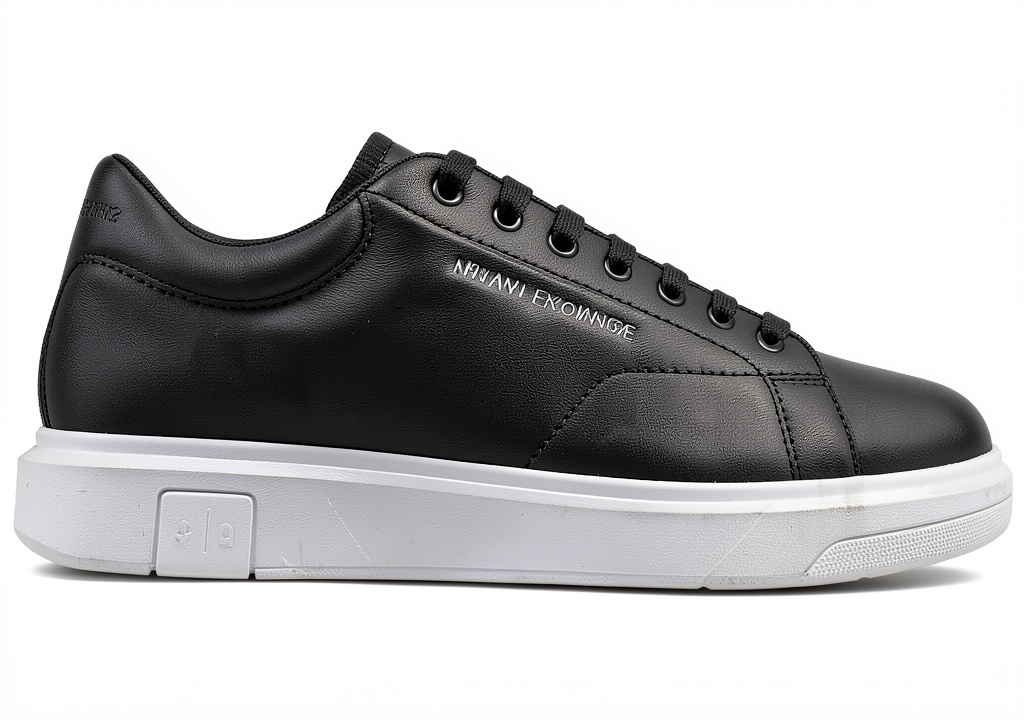 Baskets Armani Exchange en blanc sur fond neutre